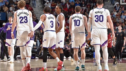 开云体育-偶尔也能打出一些东西，爵士锋线新星看起来也是在稳步提升之中？