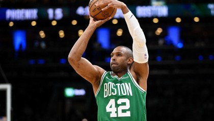 下家何处？美媒列霍福德上赛季数据：9.0分6.2板+1.9记三分